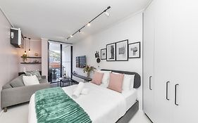 508 The Flamingo Central Netflix Aircon